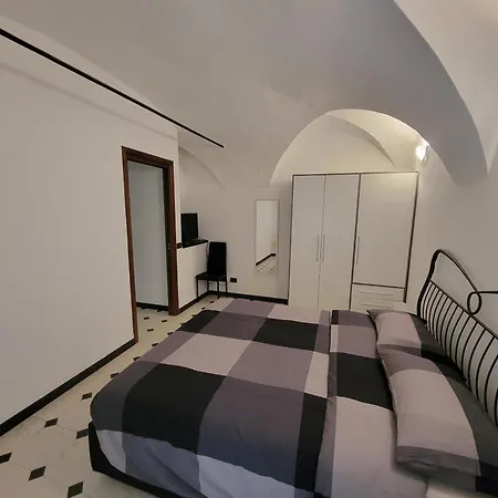 Casa Rachele - Con Posto Auto Privato A 300 M דירה *